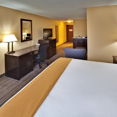 Holiday Inn Express Hotel & Suites Council Bluffs - Convention Center Area By Ihg Habitación foto