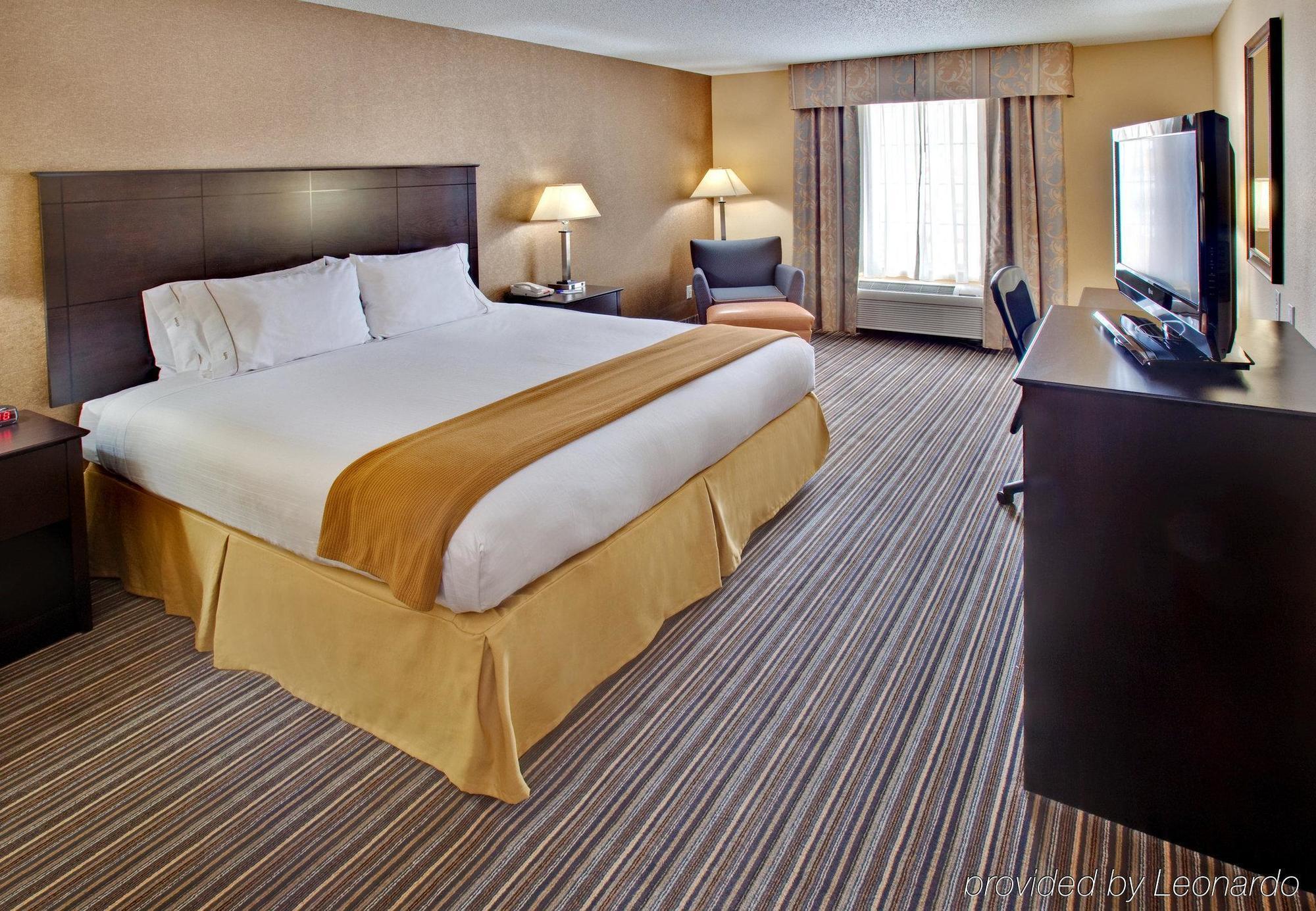 Holiday Inn Express Hotel & Suites Council Bluffs - Convention Center Area By Ihg Exterior foto